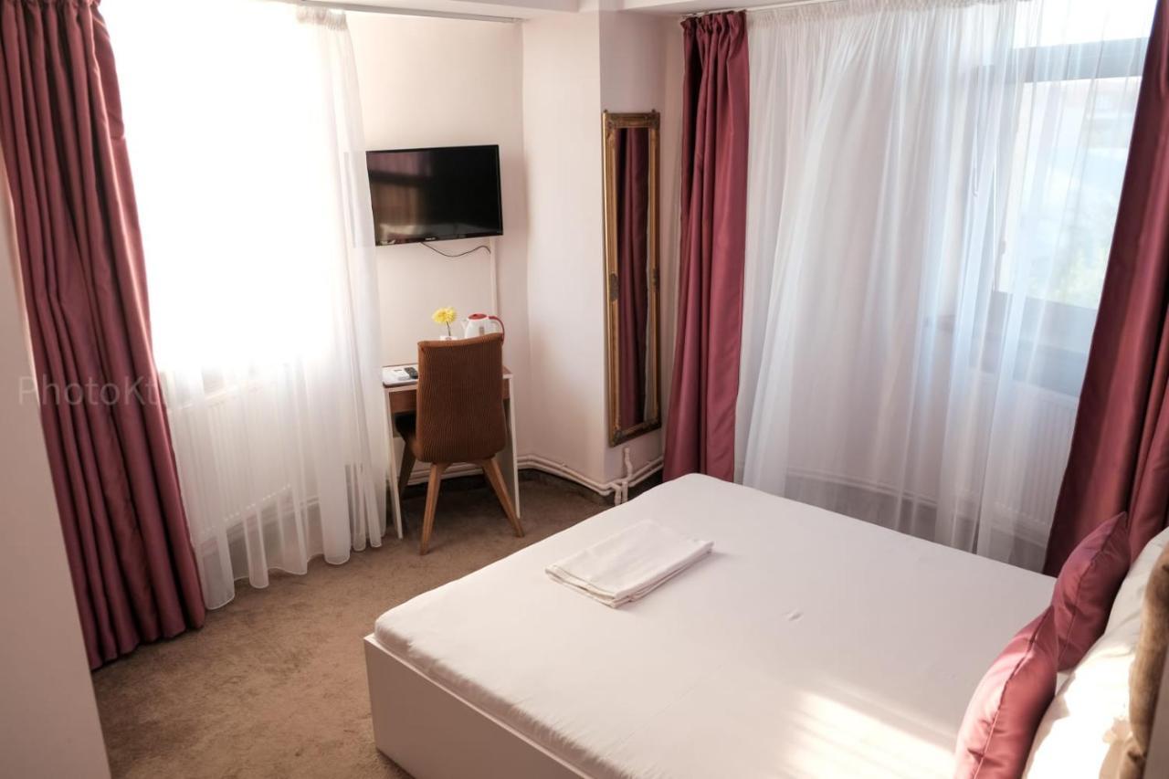 Hotel Bordeaux Galaţi エクステリア 写真