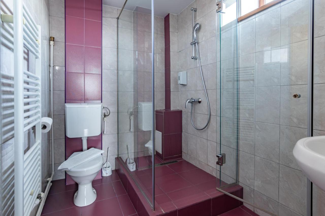 Hotel Bordeaux Galaţi エクステリア 写真