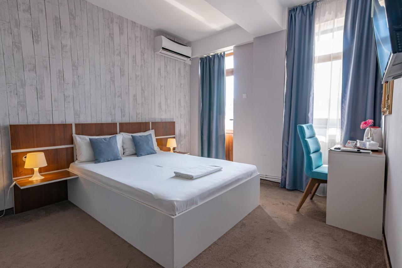Hotel Bordeaux Galaţi エクステリア 写真