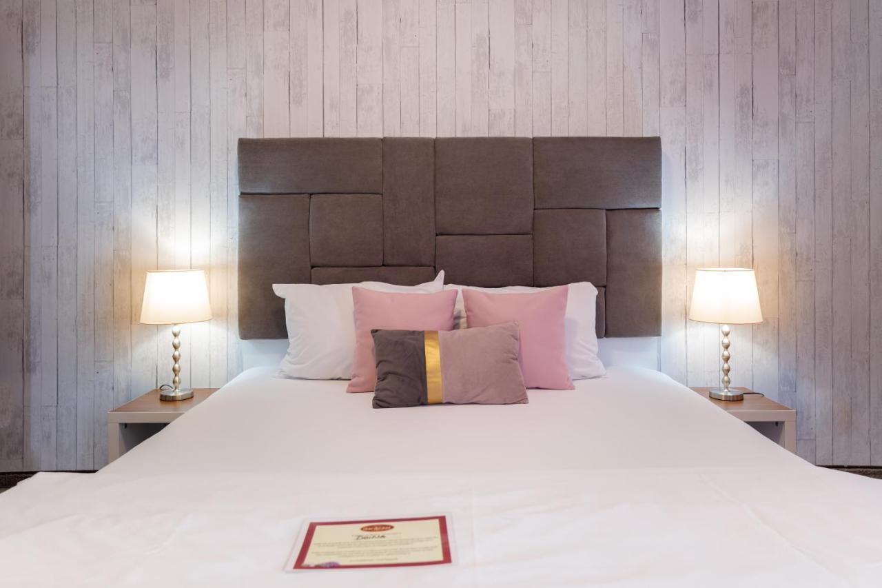 Hotel Bordeaux Galaţi エクステリア 写真