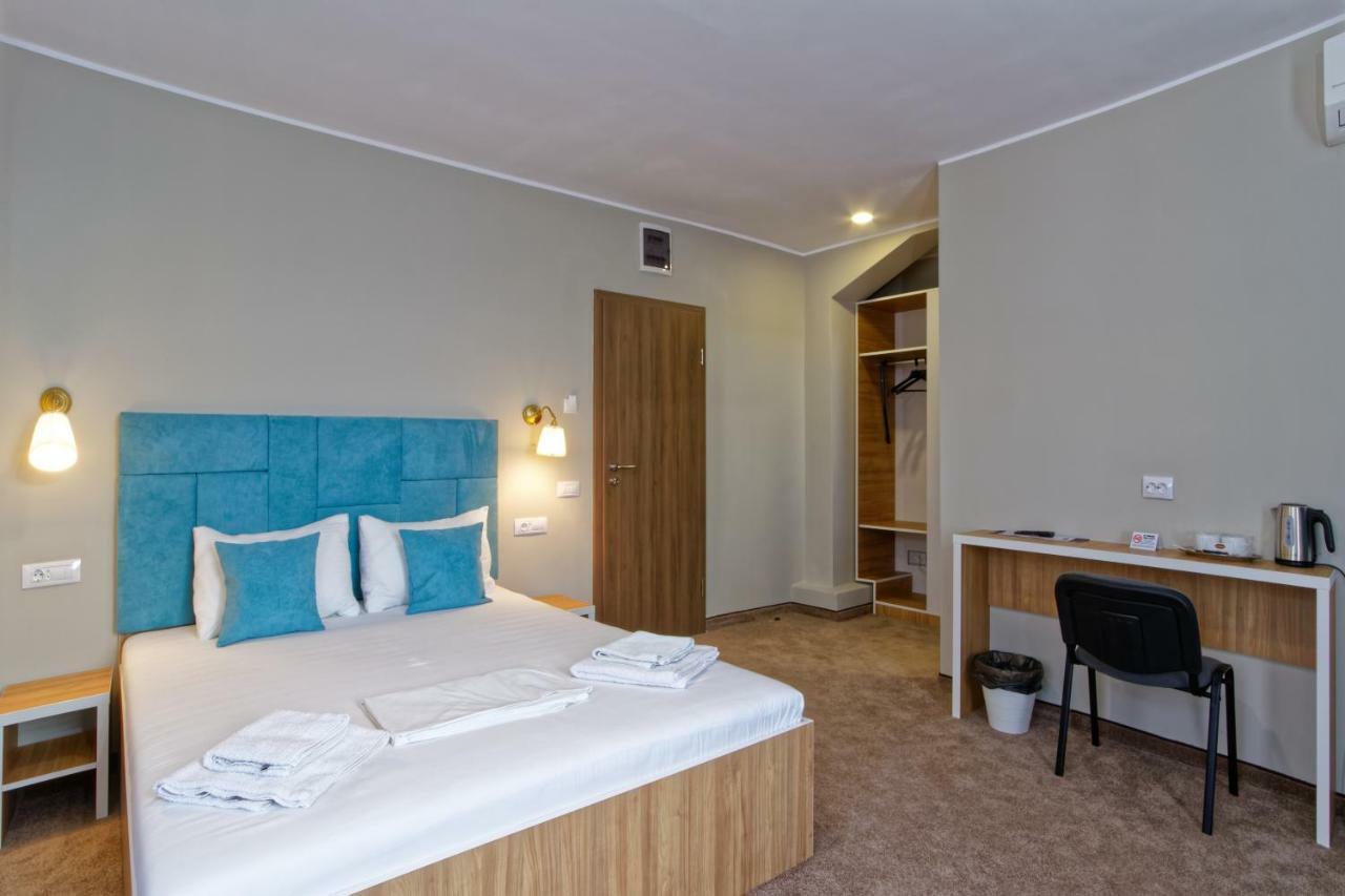 Hotel Bordeaux Galaţi エクステリア 写真